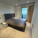 Luxury Modern 2Bd 2Ba White City Living Apartment