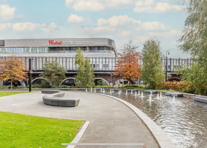 Luxury Modern 2Bd 2Ba White City Living Apartment